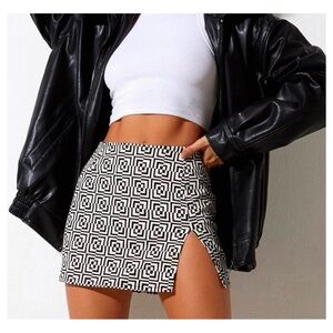 MOTEL NWT Pelma Geometric Black and White Skirt - Size XL